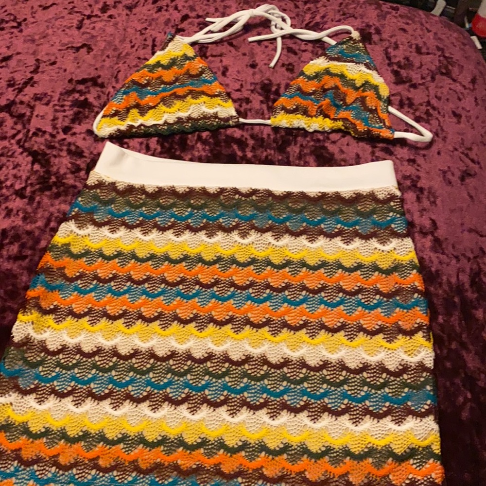 Crouched skirt swimsuit